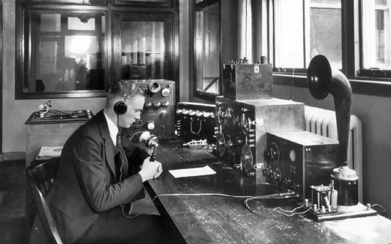 history of radio broadcasting